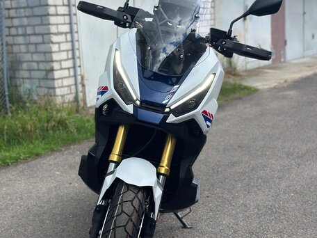 2026 Honda X-ADV, белый, 1699900 рублей, вид 4