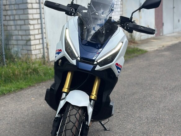 2026 Honda X-ADV, белый - вид 3