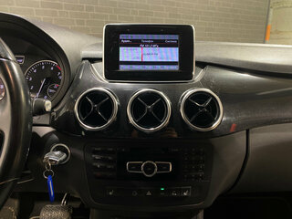 2013 Mercedes-Benz B-Класс 180 II (W246), красный, 870000 рублей, вид 3