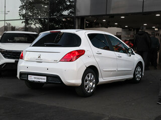 2011 Peugeot 308 I Рестайлинг, белый, 575000 рублей, вид 4