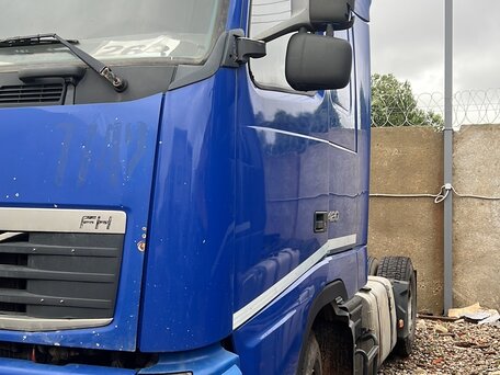 2013 Volvo FH 540, синий, 3278000 рублей, вид 2