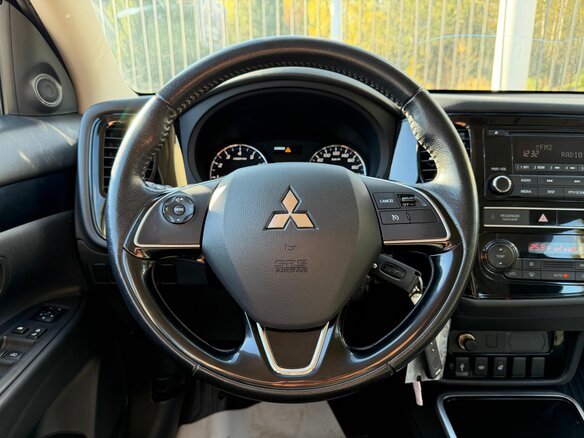 2018 Mitsubishi Outlander III Рестайлинг 3, серебристый, 2159000 рублей - вид 11