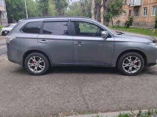 2012 Mitsubishi Outlander III, серый, 1350000 рублей, вид 2