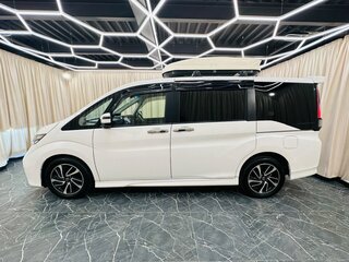2016 Honda Stepwgn Spada V, белый, 2099000 рублей, вид 3