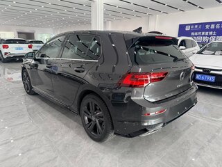 2022 Volkswagen Golf VIII, чёрный, 1620000 рублей, вид 5