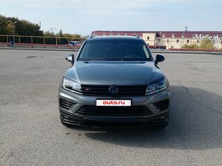 2016 Volkswagen Touareg II Рестайлинг, серый, 4300000 рублей, вид 2