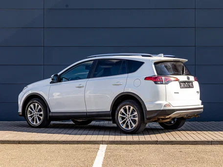 2019 Toyota RAV4 IV (XA40) Рестайлинг, белый, 2095000 рублей, вид 4