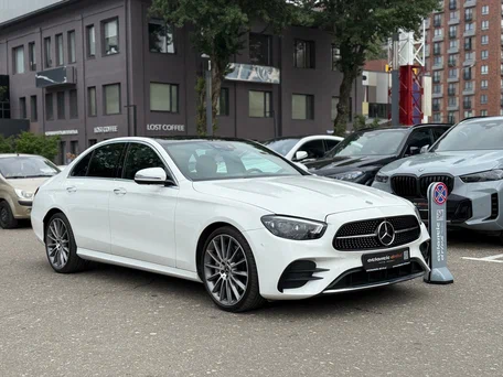 2023 Mercedes-Benz E-Класс 350 V (W213, S213, C238) Рестайлинг, белый, 5290000 рублей, вид 3