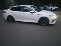 2019 Kia Optima IV Рестайлинг, белый, 1640000 рублей - вид 3