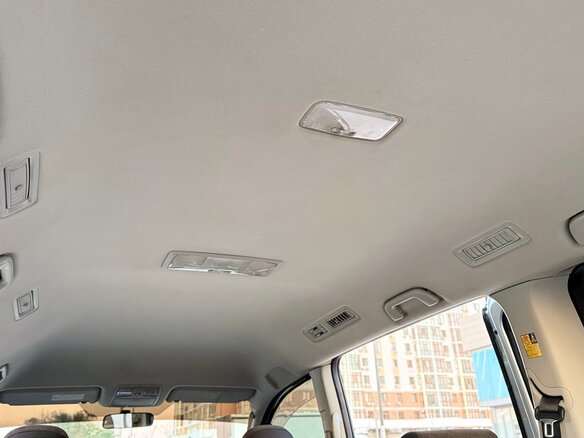 2010 Toyota Noah II (R70), серый - вид 14