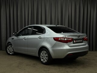 2013 Kia Rio 5-speed III, серебристый, 599900 рублей, вид 3