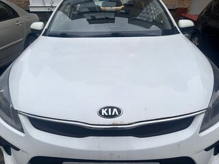 2018 Kia Rio IV, белый, 1200000 рублей, вид 4