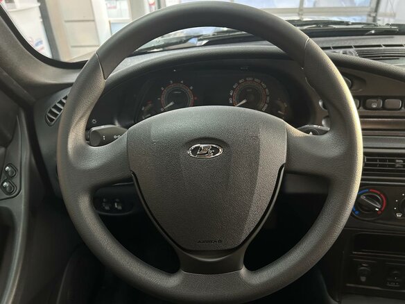 2026 Lada (ВАЗ) Niva Travel I Рестайлинг, чёрный - вид 6