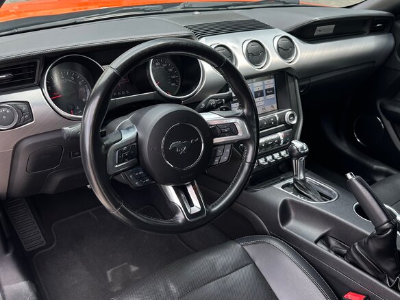 2019 Ford Mustang VI Рестайлинг, оранжевый - вид 18