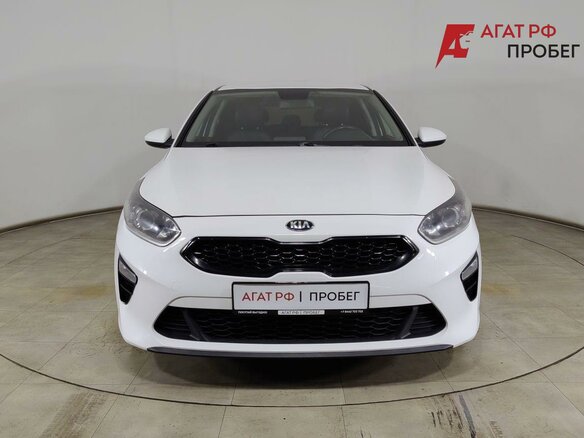 2018 Kia Ceed III, белый, 1525000 рублей - вид 1
