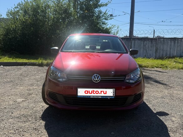 2013 Volkswagen Polo V, красный, 890000 рублей - вид 2
