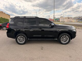 2019 Toyota Land Cruiser Prado 150 Series Рестайлинг 2, чёрный, 4199000 рублей, вид 4