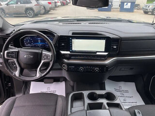2022 Chevrolet Silverado Double Cab IV (T1XX), чёрный, 7868553 рублей, вид 3