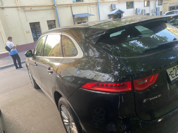 2017 Jaguar F-Pace I, чёрный, 1900000 рублей - вид 6
