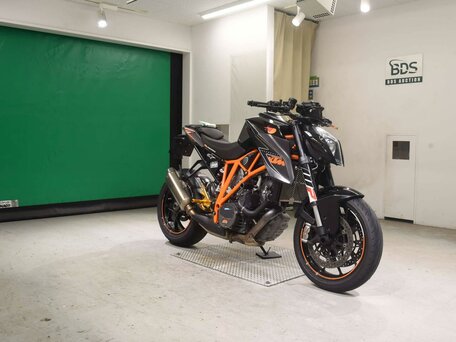 2016 KTM 1290 Super Duke R, чёрный, 927000 рублей, вид 3
