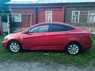 2012 Hyundai Solaris I, красный, 605000 рублей, вид 4
