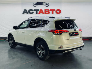 2018 Toyota RAV4 IV (XA40) Рестайлинг, белый, 2250000 рублей, вид 4