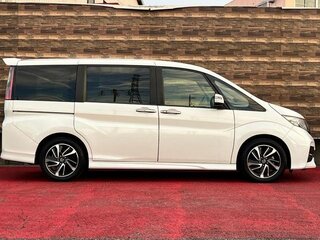 2017 Honda Stepwgn Spada V, белый, 1600400 рублей, вид 2