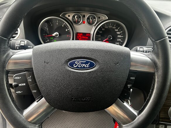 2008 Ford Focus II Рестайлинг, серый, 600000 рублей - вид 8