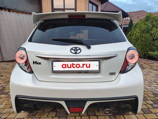 2015 Toyota Vitz III (XP130) Рестайлинг, белый, 1150000 рублей, вид 1