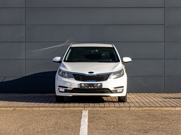 2016 Kia Rio III Рестайлинг, белый, 795000 рублей - вид 1