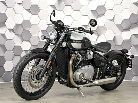 2017 Triumph Bonneville Bobber, зелёный, 1127000 рублей, вид 2