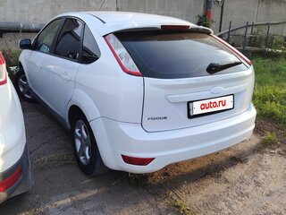 2008 Ford Focus II Рестайлинг, белый, 400000 рублей, вид 4