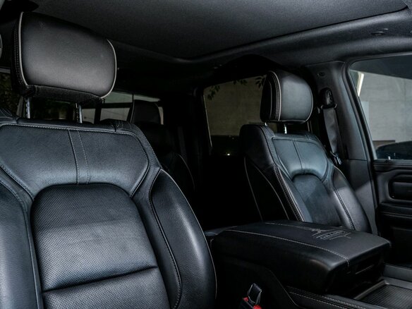 2023 Ram 1500 Crew Cab eTorque V, чёрный, 9500000 рублей - вид 35