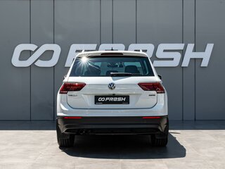 2019 Volkswagen Tiguan II, белый, 2558000 рублей, вид 4