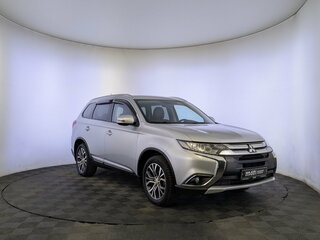 2015 Mitsubishi Outlander III Рестайлинг 2, серебристый, 1735000 рублей, вид 3