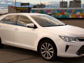 2015 Toyota Camry VII (XV50) Рестайлинг, белый, 1999900 рублей, вид 5