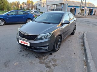 2015 Kia Rio III Рестайлинг, серый, 825000 рублей, вид 1
