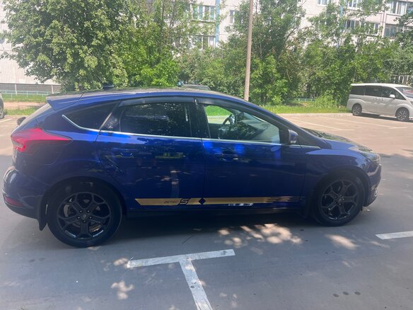 2017 Ford Focus III Рестайлинг, синий, 1230000 рублей - вид 3