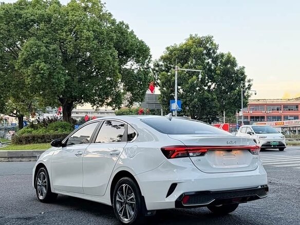 2023 Kia K3 II (China Market) Рестайлинг, белый, 1120300 рублей - вид 2