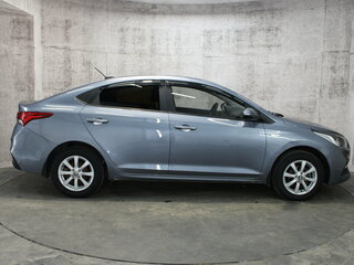 2017 Hyundai Solaris II, серый, 1037000 рублей, вид 4