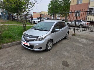 2013 Toyota Vitz III (XP130), серый, 485000 рублей, вид 1