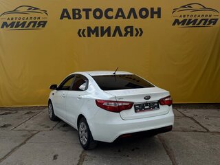 2015 Kia Rio 6-speed III, белый, 710000 рублей, вид 3