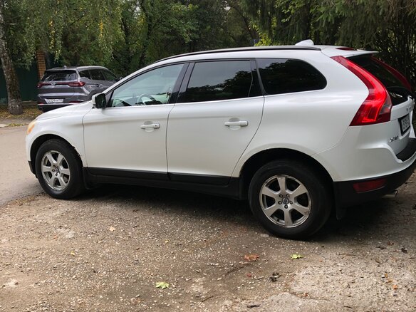 2011 Volvo XC60 I, белый, 950000 рублей - вид 3