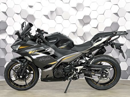 2022 Kawasaki Ninja 400, чёрный, 747000 рублей, вид 4