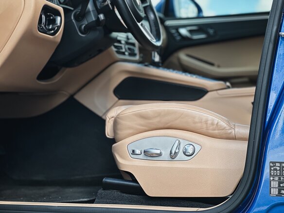 2019 Porsche Macan I Рестайлинг, синий, 4999000 рублей - вид 18
