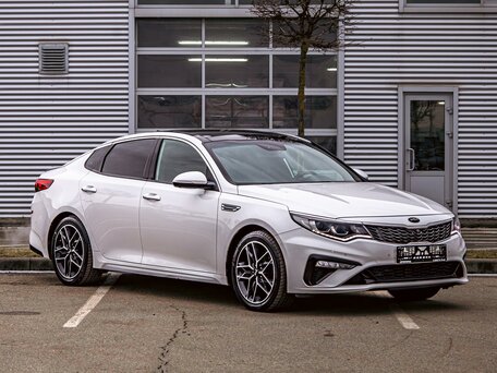2019 Kia Optima IV Рестайлинг, белый, 1705000 рублей, вид 3