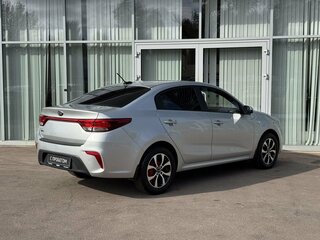2017 Kia Rio IV, серебристый, 1410000 рублей, вид 5