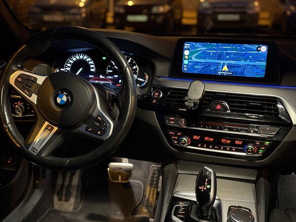 2019 BMW 5 серии 520d xDrive VII (G30/G31/G38), белый, 3950000 рублей - вид 9