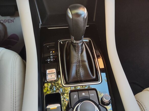 2018 Mazda 6 III (GJ) Рестайлинг 2, красный, 2000000 рублей - вид 2