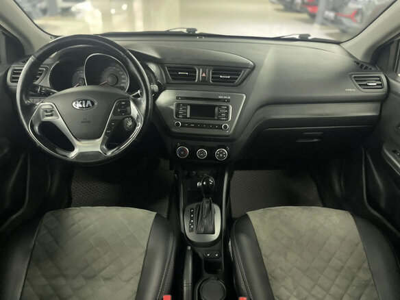2015 Kia Rio III Рестайлинг, серебристый, 1000000 рублей - вид 8